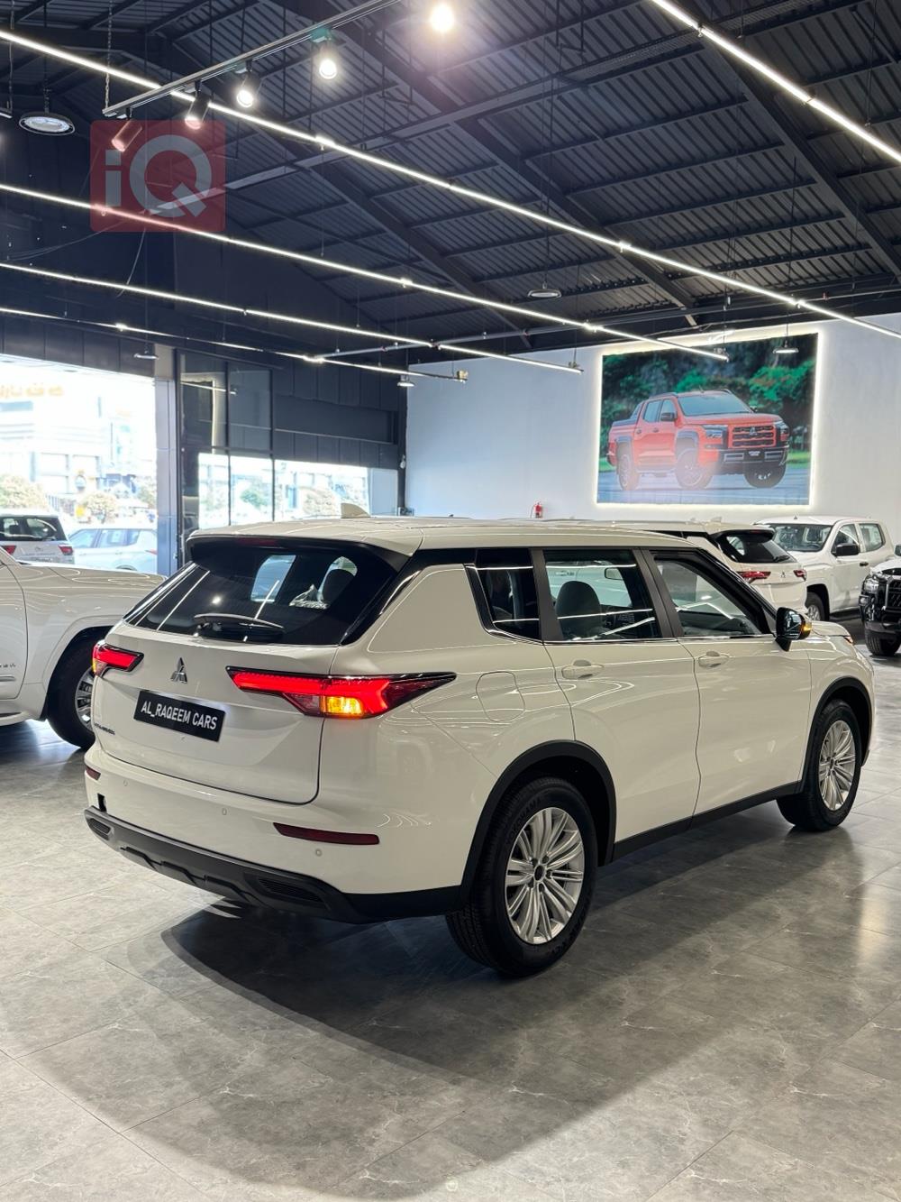 ميتسوبيشي اوتلاندر